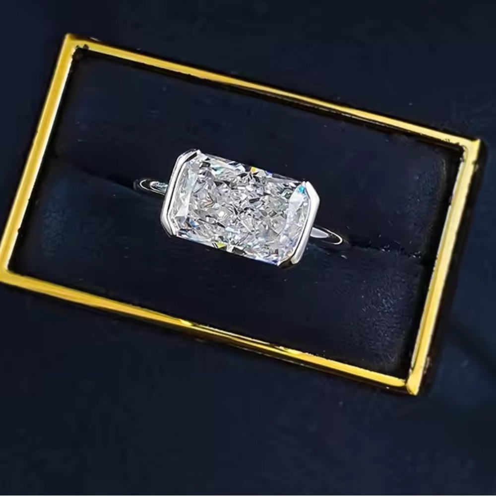 18k 3ct Radiant Cut Ring - Picture 3 of 15